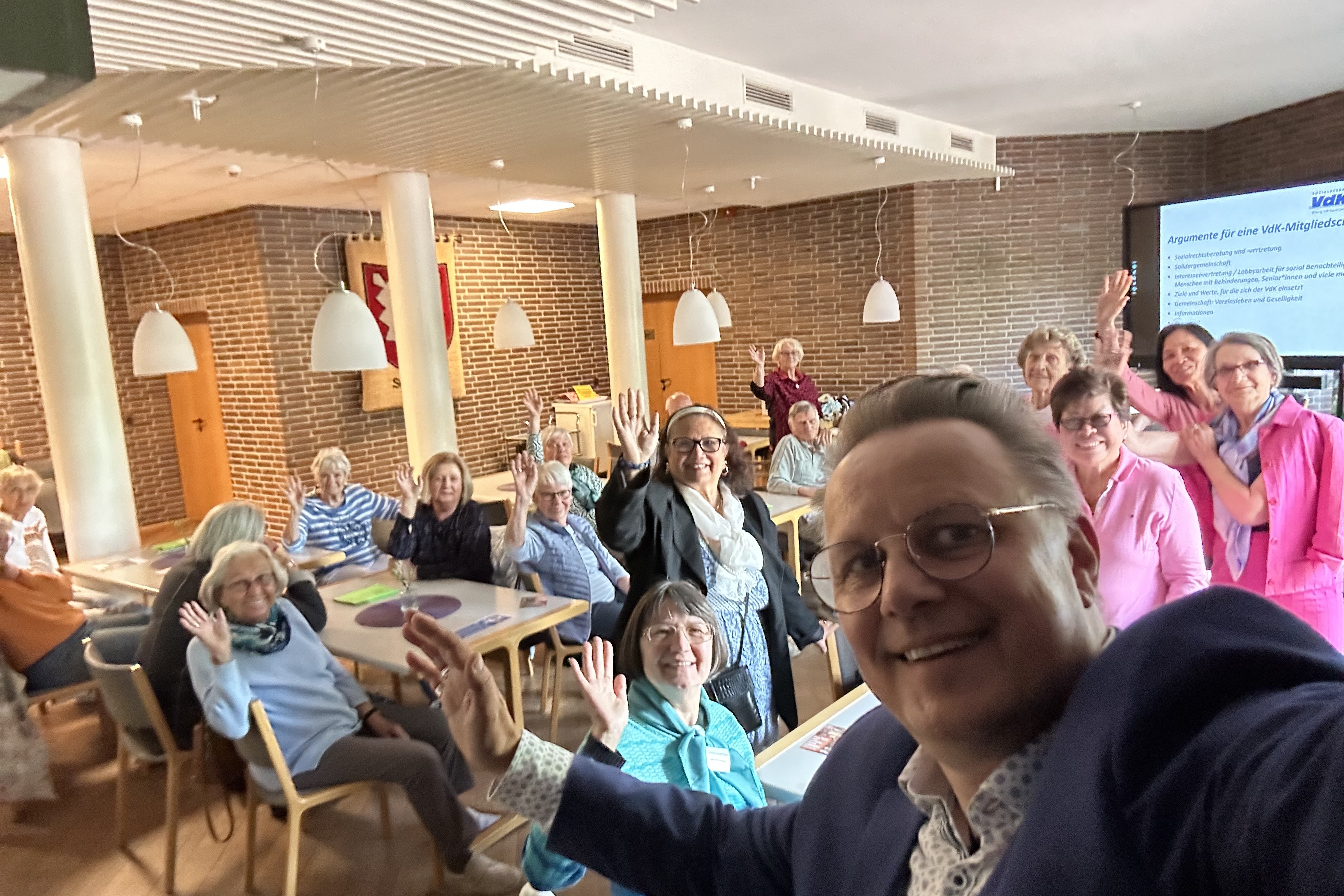 Gruß vom Seniorenfrühstück aus dem Wedeler Rathaus Der OV Elmshorn im Wedeler Rathaus